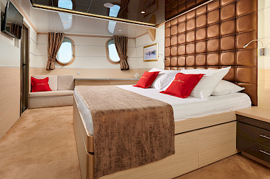 Yacht Queen Eleganza cabin