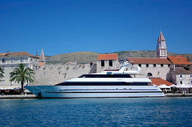 Yacht Ladyship side view