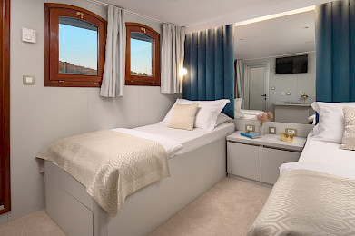 Yacht Belezza cabin