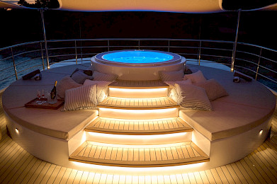 Yacht Belezza Jacuzzi