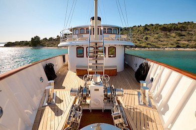 Yacht Belezza deck