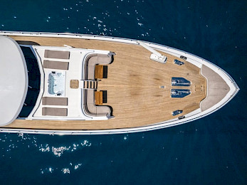 Yacht Deep Water top-down view