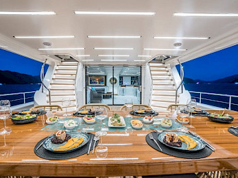 Yacht Deep Water dining table