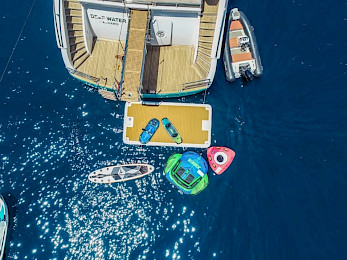 Yacht Deep Water top-down view