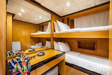 Yacht Can't Remember cabin