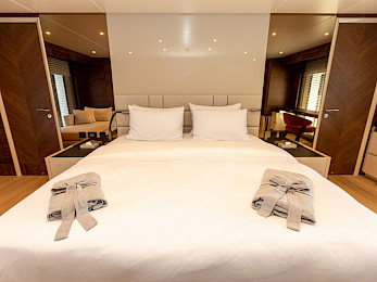 Yacht Zeemar cabin