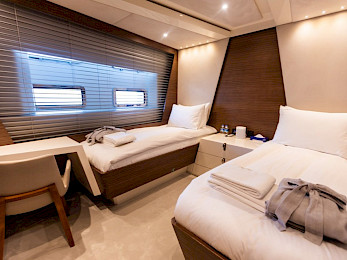 Yacht Zeemar cabin