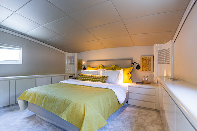 Yacht Axella cabin