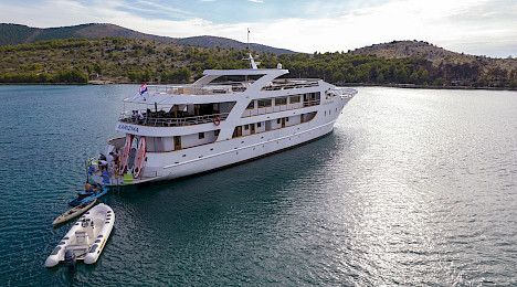 Yacht Karizma aerial view