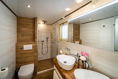 Yacht Riva cabin bathroom