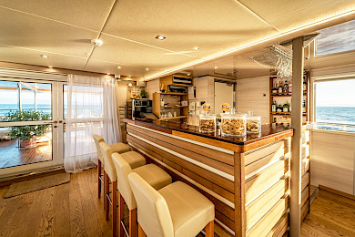 Yacht Riva saloon