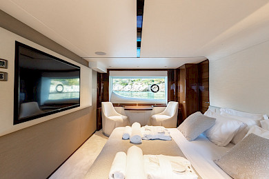 Yacht Vista cabin