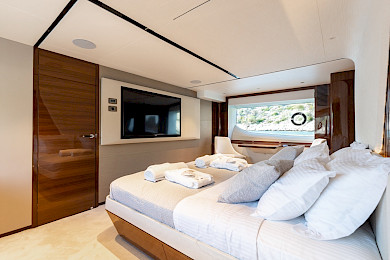 Yacht Vista cabin