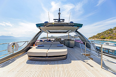 Yacht Vista flybridge