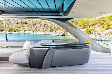 Yacht Vista flybridge