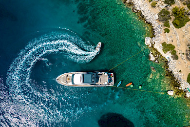 Yacht Vista top-down view