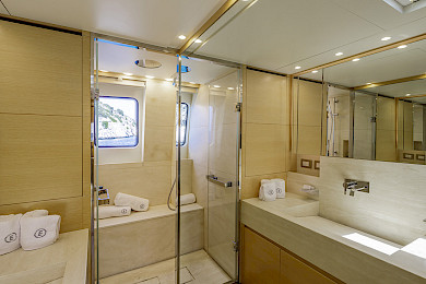 Yacht Elysium cabin bathroom