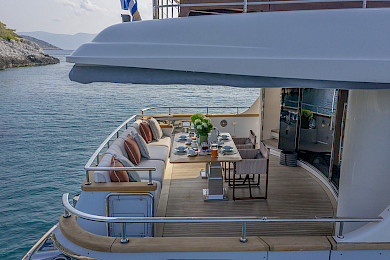 Yacht Elysium aft