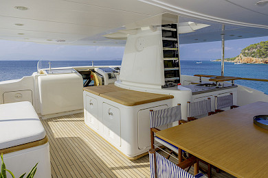 Yacht Elysium flybridge