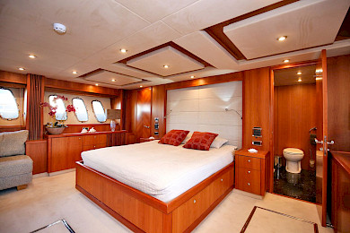 Yacht Quantum cabin