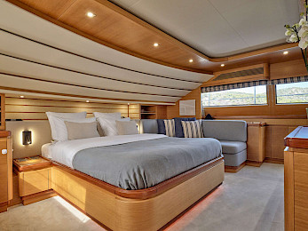 Yacht Pareakki cabin