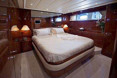 Yacht Pareakki cabin