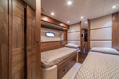 Yacht Spirit of the Sea cabin