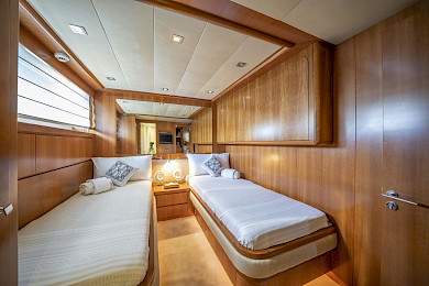 Yacht Sanref cabin