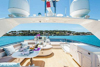 Yacht Piola flybridge