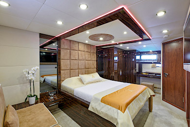 Yacht Wide Liberty cabin