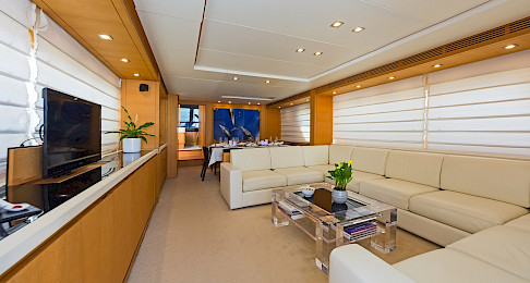 Yacht Alegria saloon