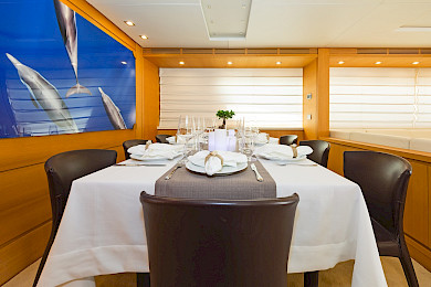 Yacht Alegria saloon