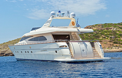 Yacht Vyno back view