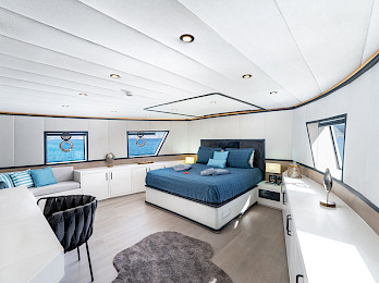 allaboutyachts-calm-down_0013.0x260