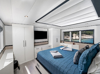 allaboutyachts-calm-down_0015.0x260