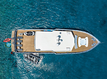 allaboutyachts-calm-down_0018.0x260